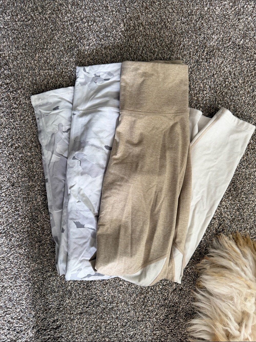 Women’s Small Neutral Leggings — Beige/Cream & Arctic Camo